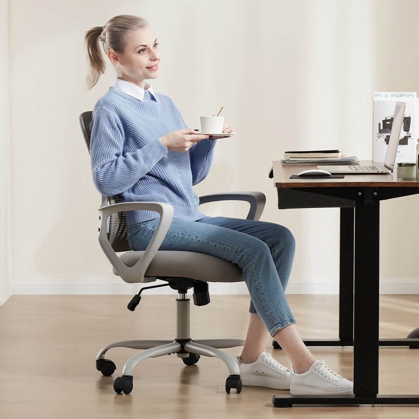 CONCETTA Office chair, ergonomic, adjustable height, with lumbar support and armrests, suitable for home, office.
